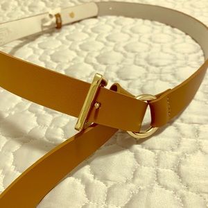 Tan White House Black Market fashion belt